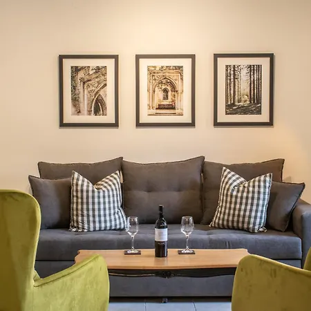 Alba Spacious Maisonette Holiday home
